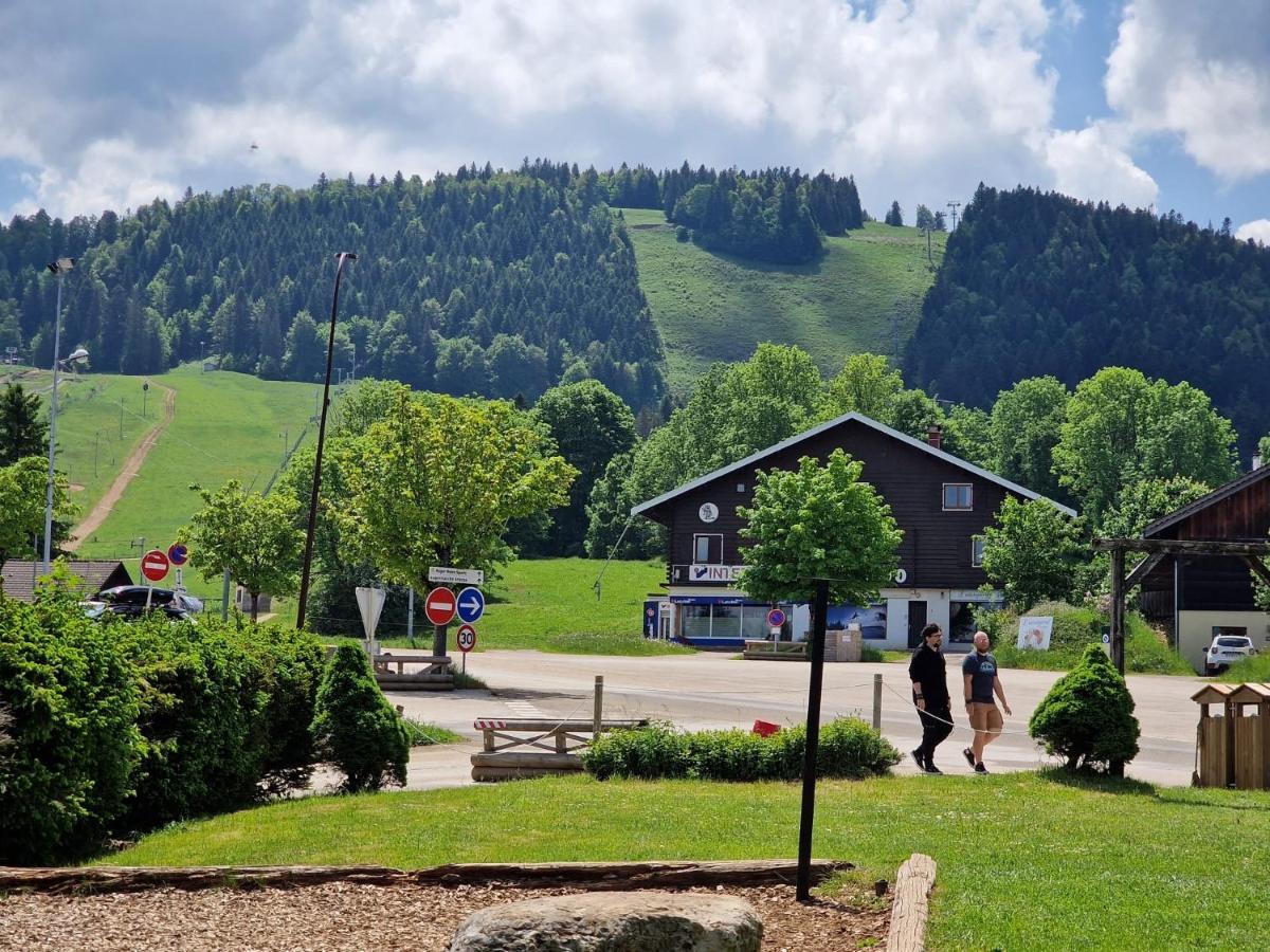 Place Royale Pour 10 A 12 Personnes A 30 Met Des Pistes De Ski Et Vtt Métabief エクステリア 写真